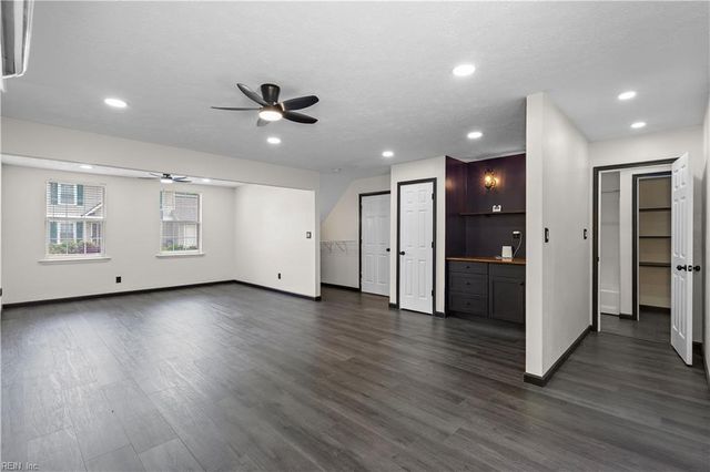 2401 Timber RN, Virginia Beach, VA 23456