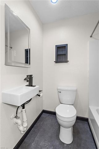 2401 Timber RN, Virginia Beach, VA 23456