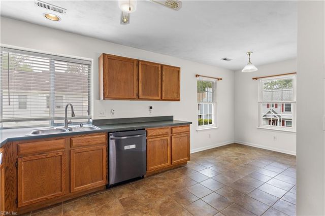 2401 Timber RN, Virginia Beach, VA 23456