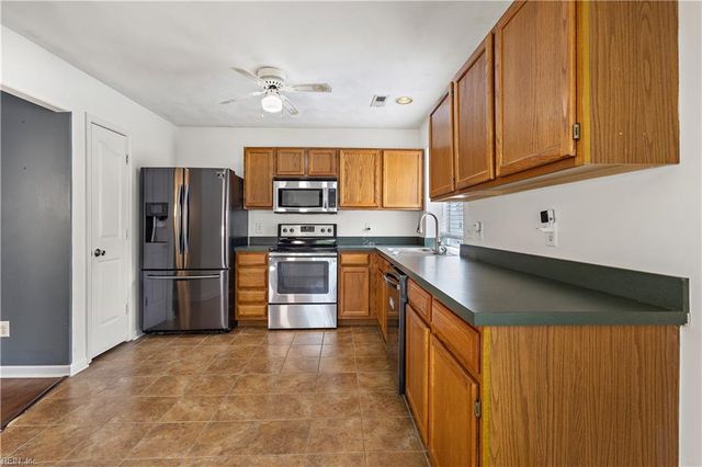 2401 Timber RN, Virginia Beach, VA 23456