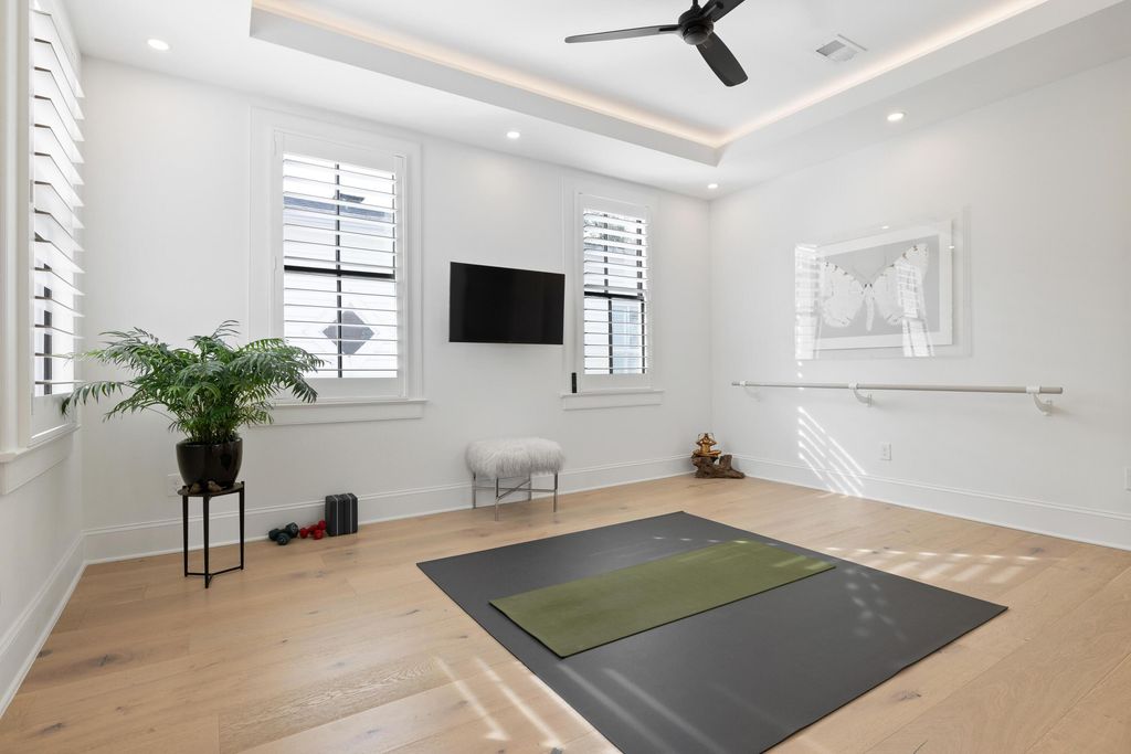 Image 40 of property listing at 71 Moultrie Street, Charleston, SC 29403