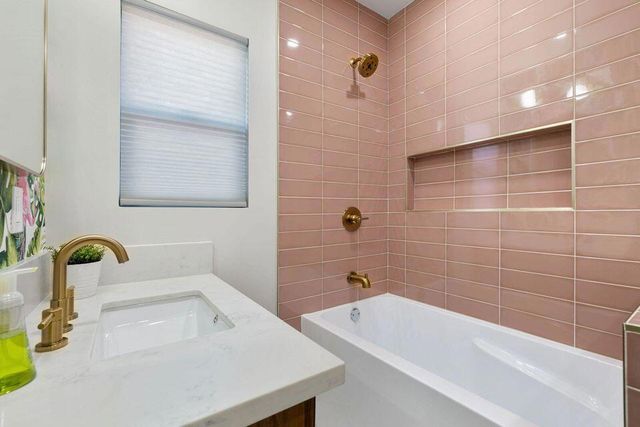 686 S Camino Real, Palm Springs, CA 92264