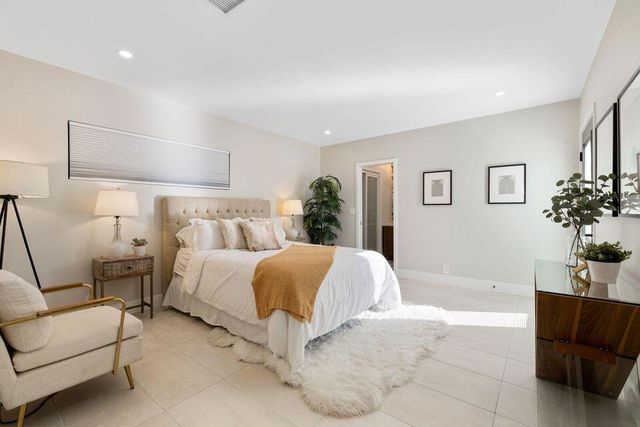 686 S Camino Real, Palm Springs, CA 92264