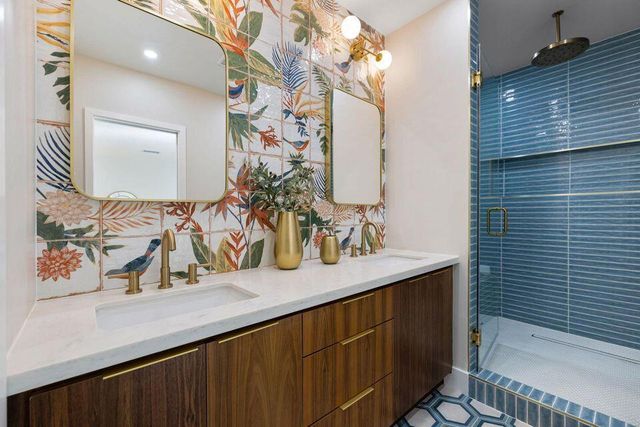 686 S Camino Real, Palm Springs, CA 92264