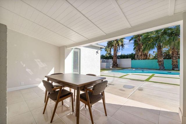 686 S Camino Real, Palm Springs, CA 92264