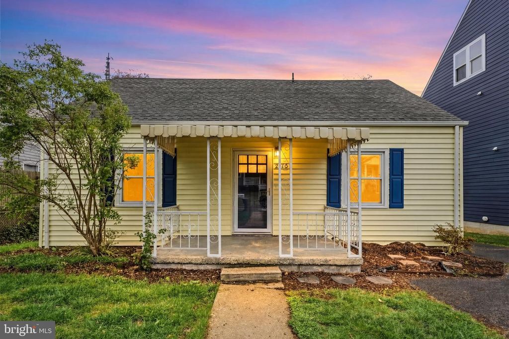 2915 BROOK DR, Falls Church, VA 22042