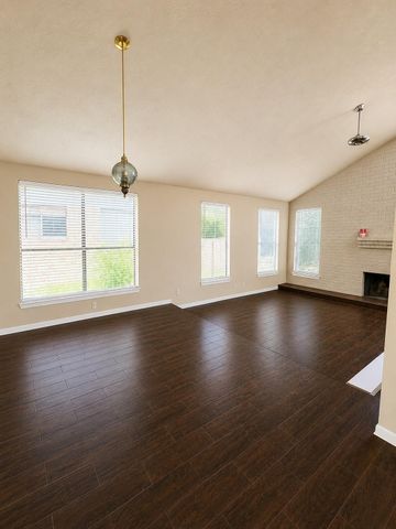 8818 Oakleaf Forest Drive, Houston, TX 77088