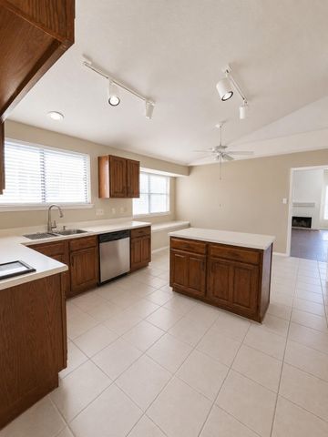 8818 Oakleaf Forest Drive, Houston, TX 77088