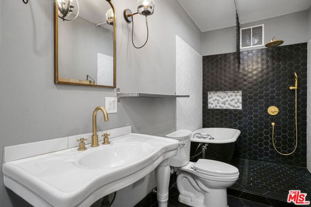 573 W 13th Street, San Pedro, CA 90731