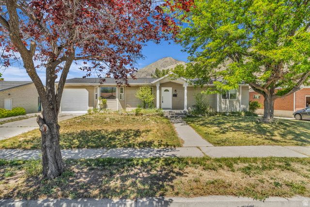 1035 E HILLCREST DR, Springville, UT 84663