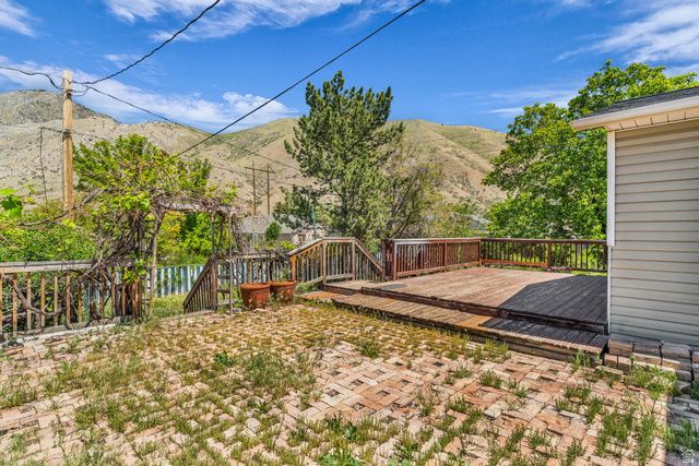 1035 E HILLCREST DR, Springville, UT 84663