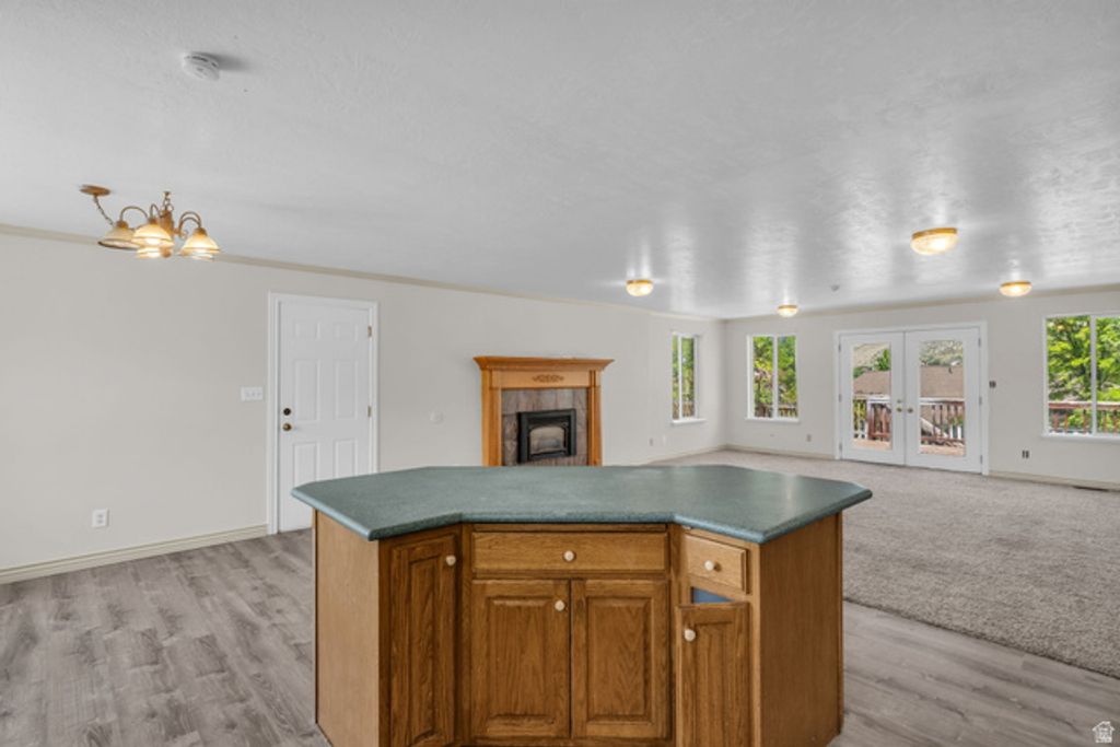 Image 11 of property listing at 1035 E HILLCREST DR, Springville, UT 84663
