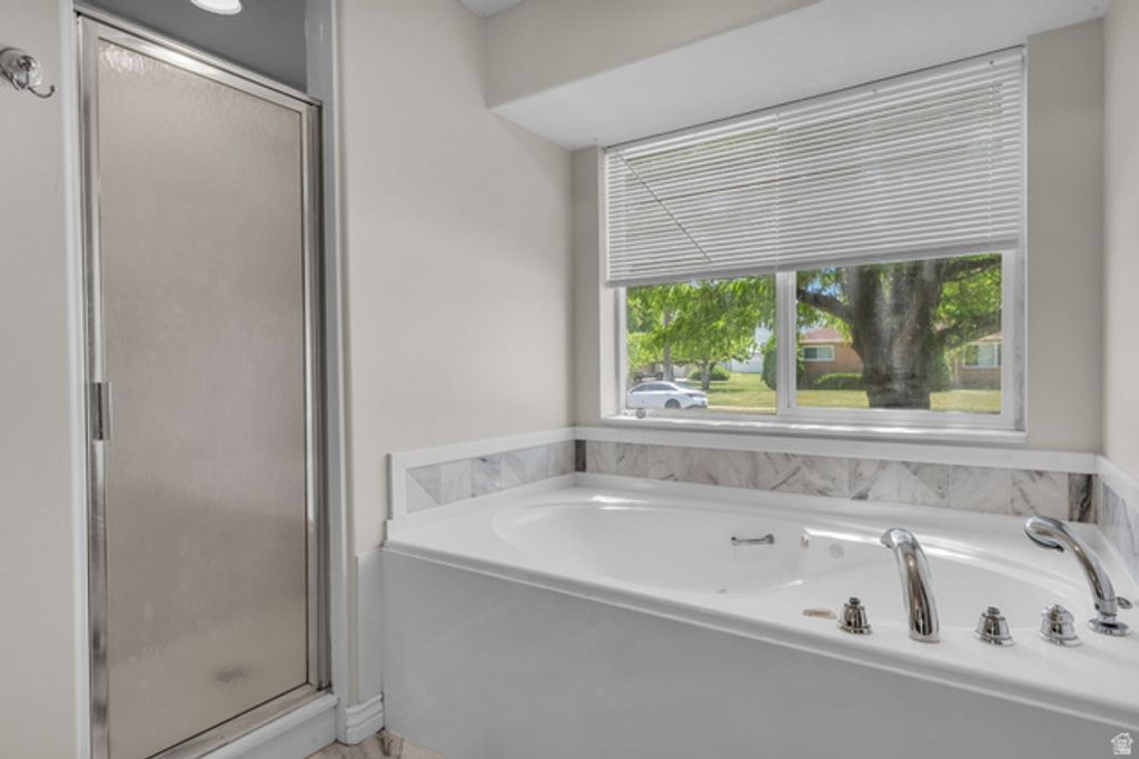 Image 18 of property listing at 1035 E HILLCREST DR, Springville, UT 84663