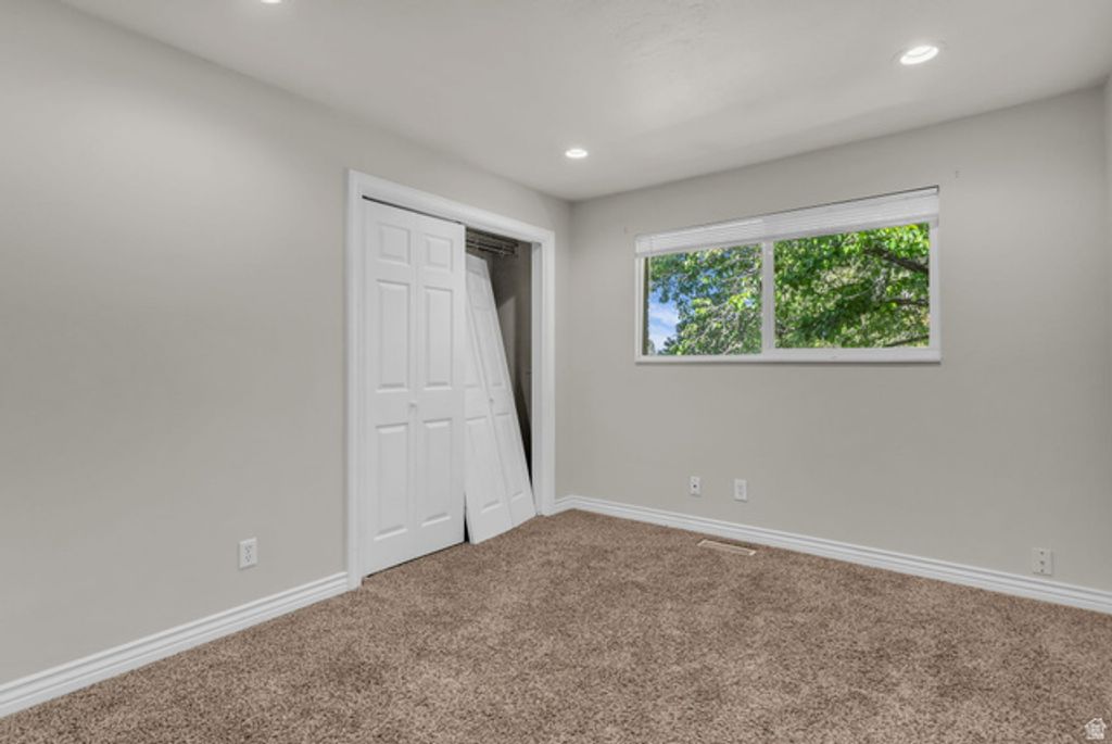 Image 19 of property listing at 1035 E HILLCREST DR, Springville, UT 84663