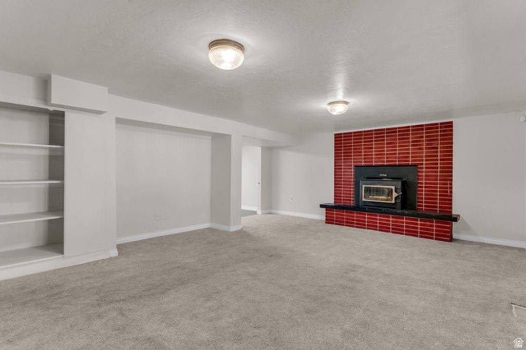 Image 25 of property listing at 1035 E HILLCREST DR, Springville, UT 84663