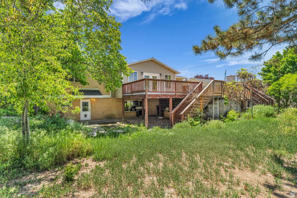 Image 37 of property listing at 1035 E HILLCREST DR, Springville, UT 84663