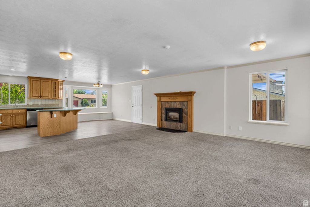 Image 6 of property listing at 1035 E HILLCREST DR, Springville, UT 84663