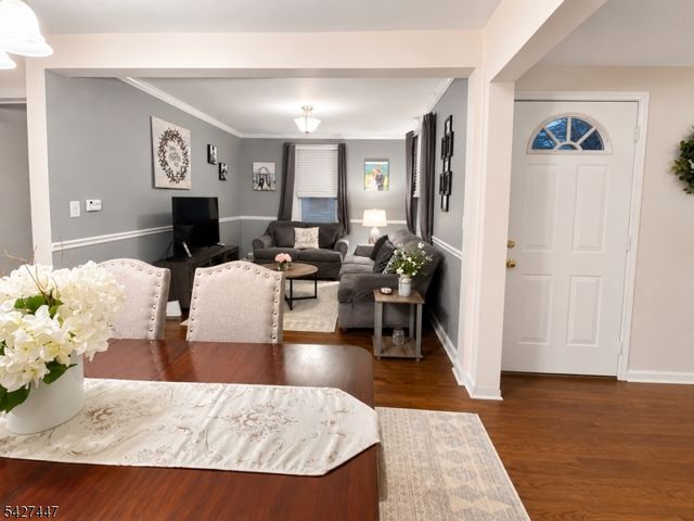 74 8Th Ave, Hawthorne Boro, NJ 07506