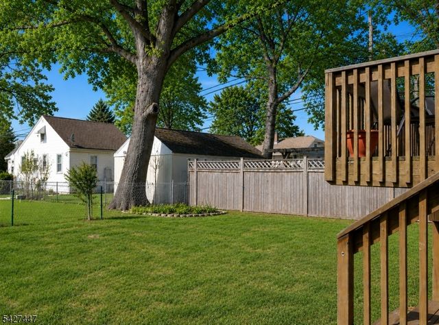 74 8Th Ave, Hawthorne Boro, NJ 07506