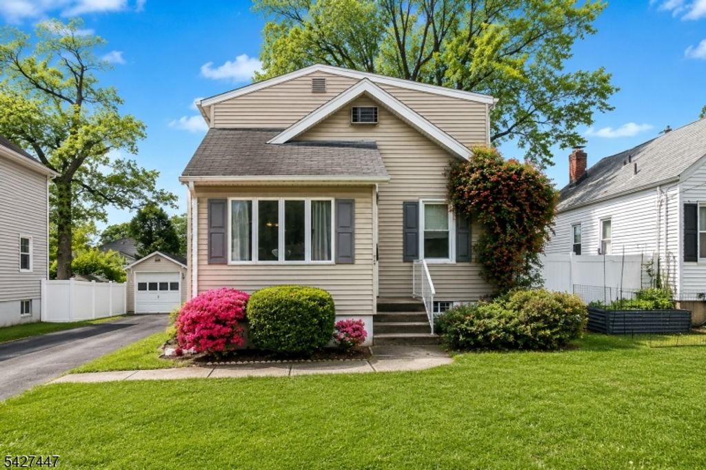 74 8Th Ave, Hawthorne Boro, NJ 07506