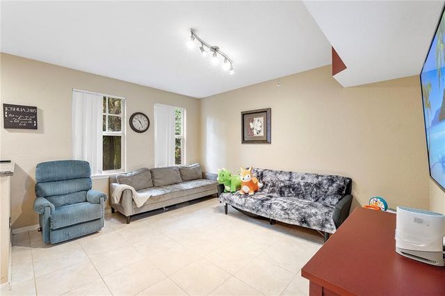 6926 W Sample Rd 6926, Coral Springs, FL 33067