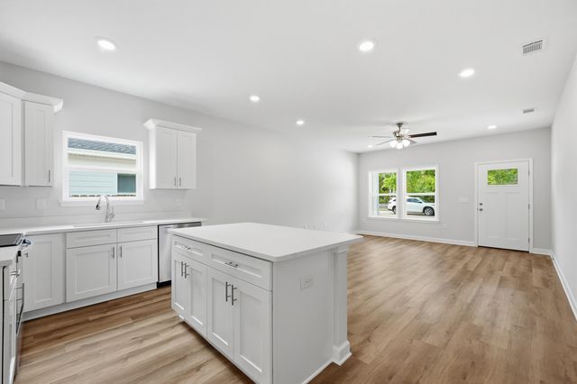 51 Jessica Court, Freeport, FL 32439