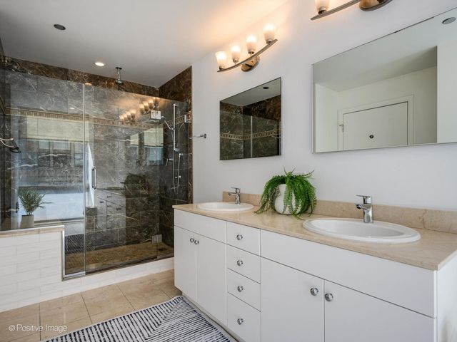 8 E RANDOLPH Street 1208, Chicago, IL 60601