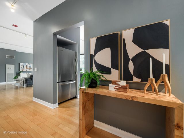 8 E RANDOLPH Street 1208, Chicago, IL 60601