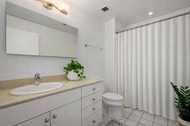 8 E RANDOLPH Street 1208, Chicago, IL 60601