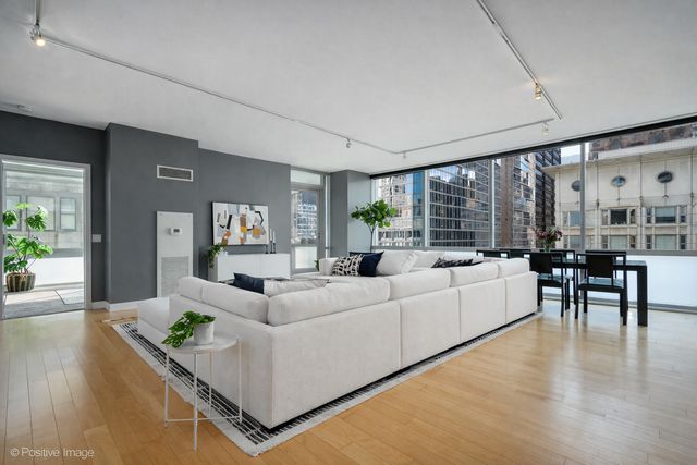 8 E RANDOLPH Street 1208, Chicago, IL 60601