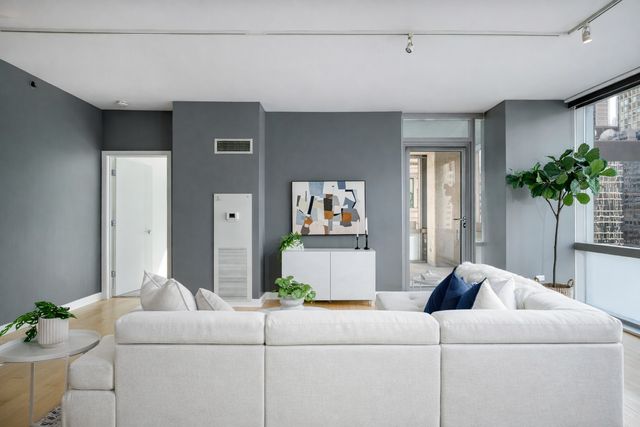 8 E RANDOLPH Street 1208, Chicago, IL 60601