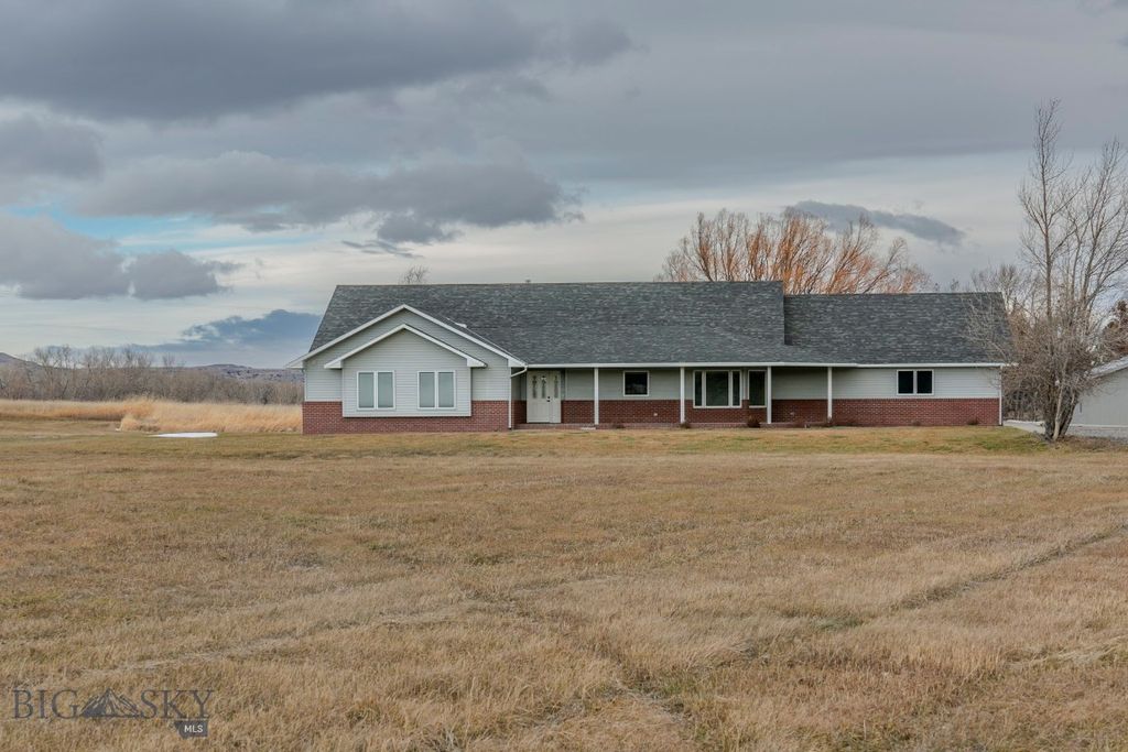297 Big Timber Loop Road, Big Timber, MT 59011