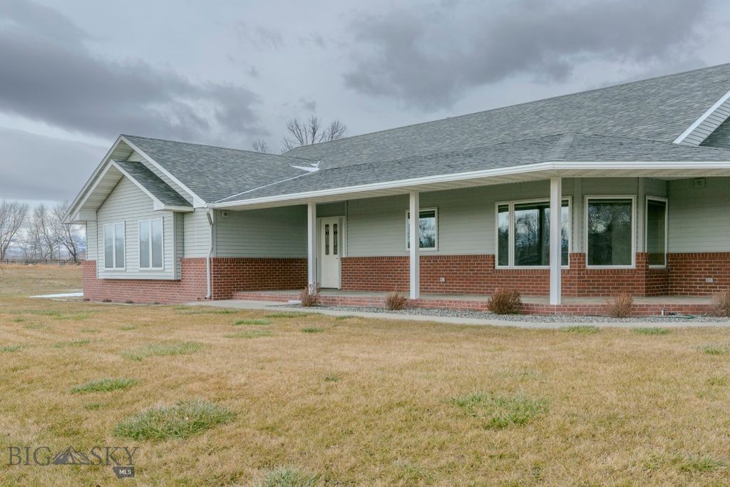 297 Big Timber Loop Road, Big Timber, MT 59011 photo 4