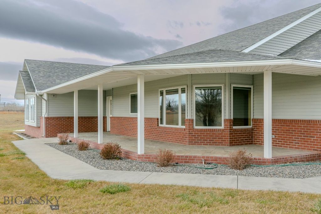 297 Big Timber Loop Road, Big Timber, MT 59011 photo 5