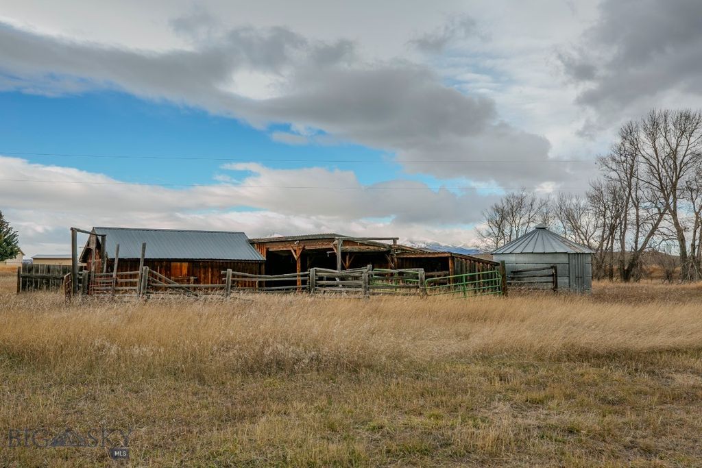 297 Big Timber Loop Road, Big Timber, MT 59011 photo 62