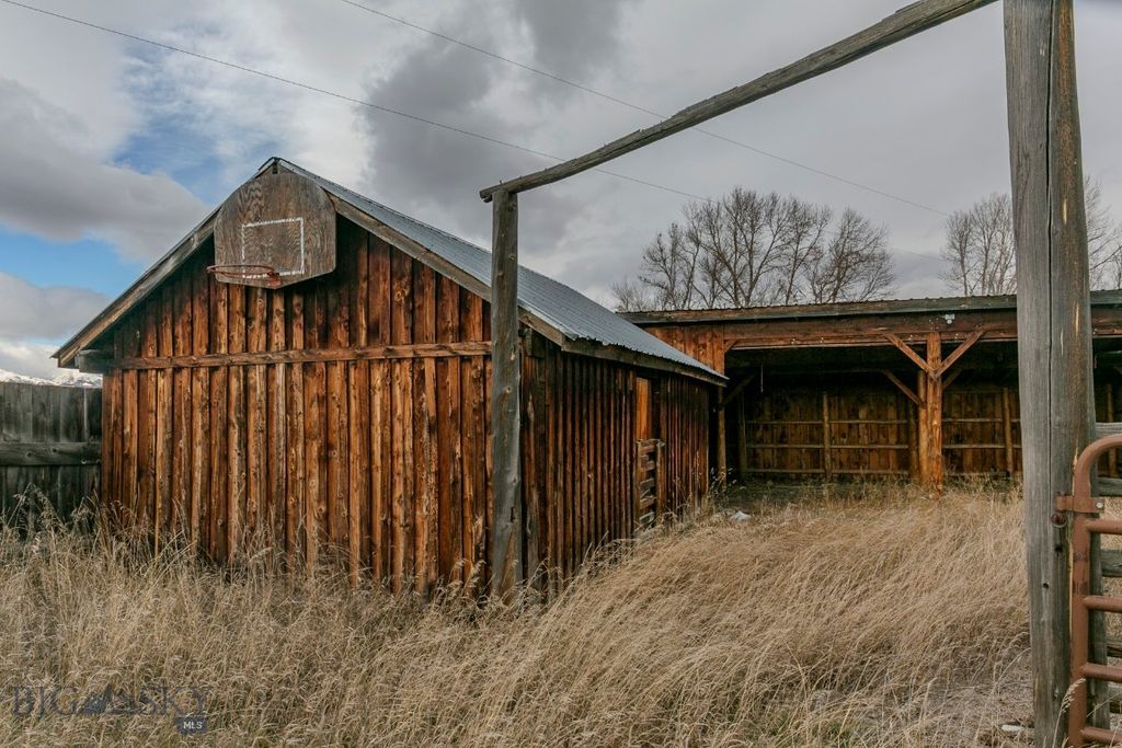 297 Big Timber Loop Road, Big Timber, MT 59011 photo 64