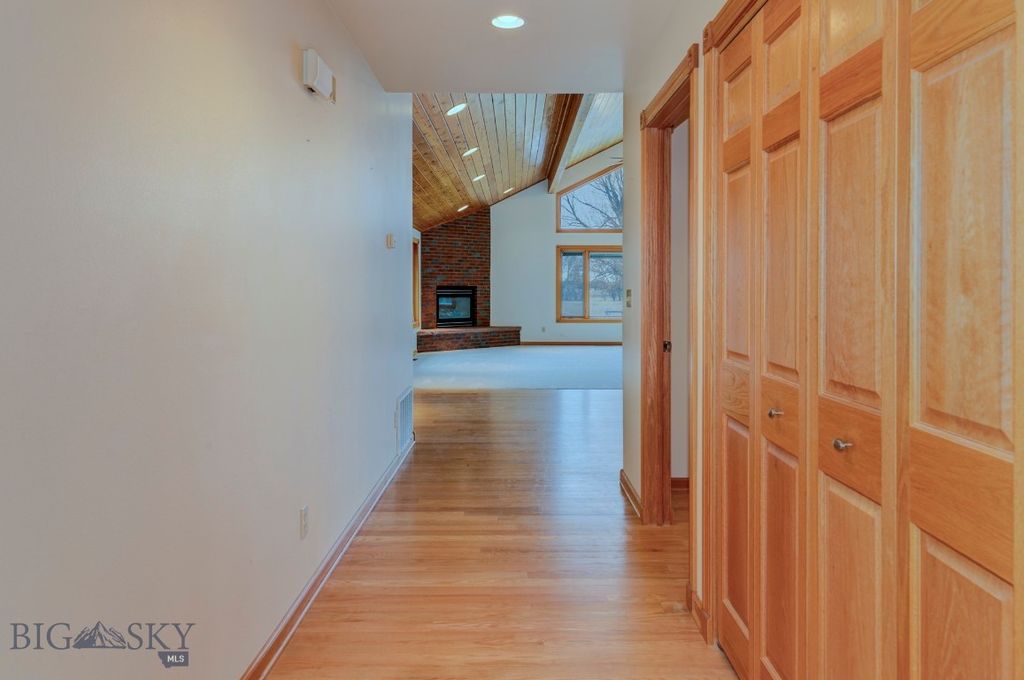 297 Big Timber Loop Road, Big Timber, MT 59011 photo 9