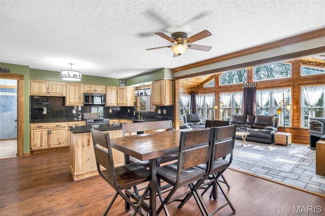 7 Morning Mist Court, St Peters, MO 63376