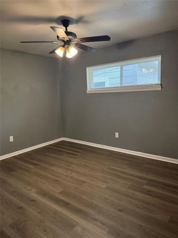 604 Wilson Road 5, Humble, TX 77338