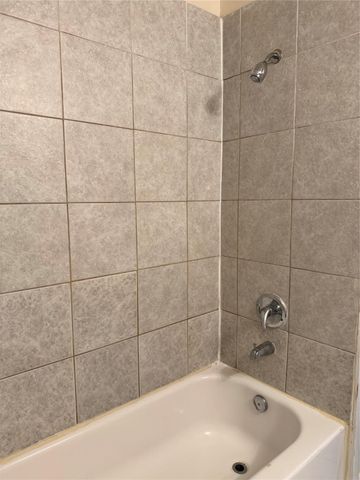 604 Wilson Road 5, Humble, TX 77338