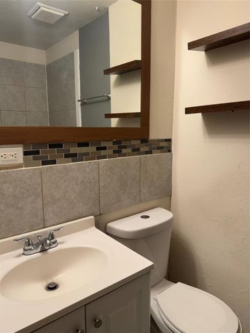 604 Wilson Road 5, Humble, TX 77338