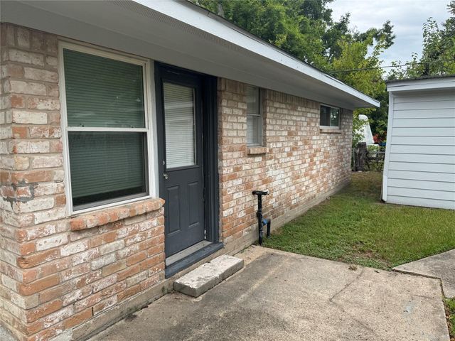 604 Wilson Road 5, Humble, TX 77338