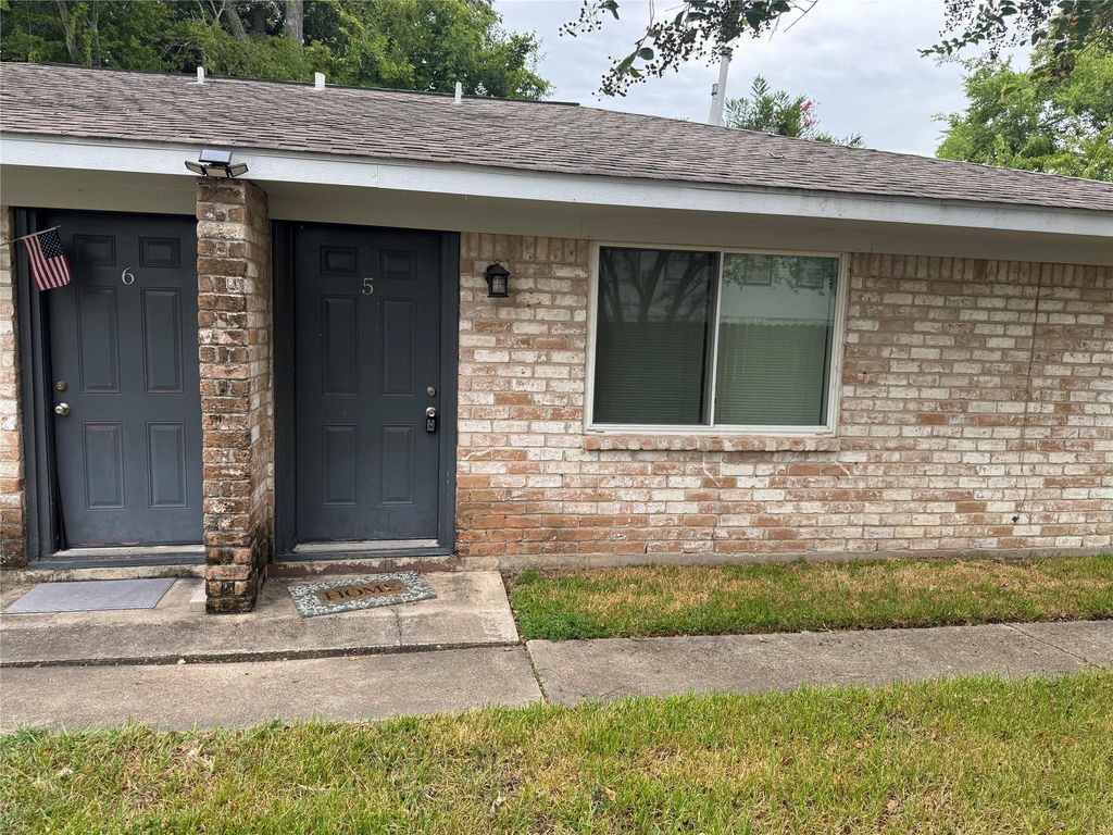 604 Wilson Road 5, Humble, TX 77338