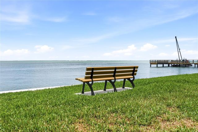 7400 SUNSHINE SKYWAY LANE S 111, St Petersburg, FL 33711
