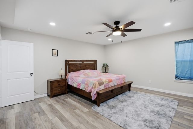 2585 San Angelo Ave, Ingleside, TX 78362