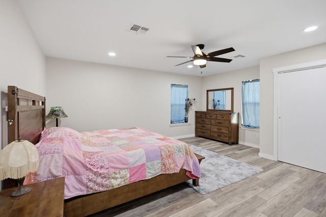 2585 San Angelo Ave, Ingleside, TX 78362