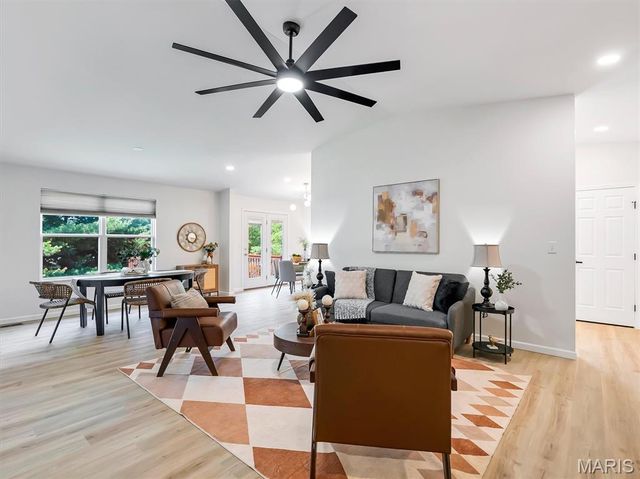 355 Oak Ridge Parkway, Arnold, MO 63010