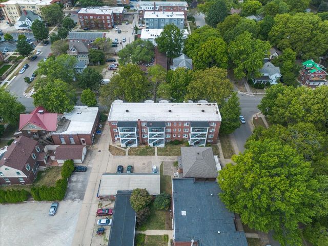 408 N State Street 12, Champaign, IL 61820