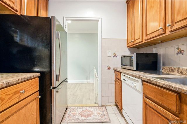 139-05 85th Drive 4G, Briarwood, NY 11435