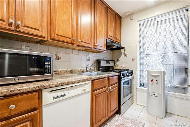 139-05 85th Drive 4G, Briarwood, NY 11435